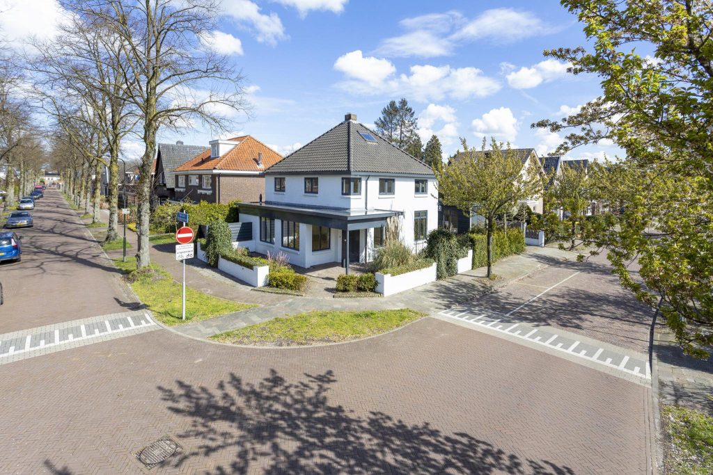 Burg. Van Beckhovenstraat 37