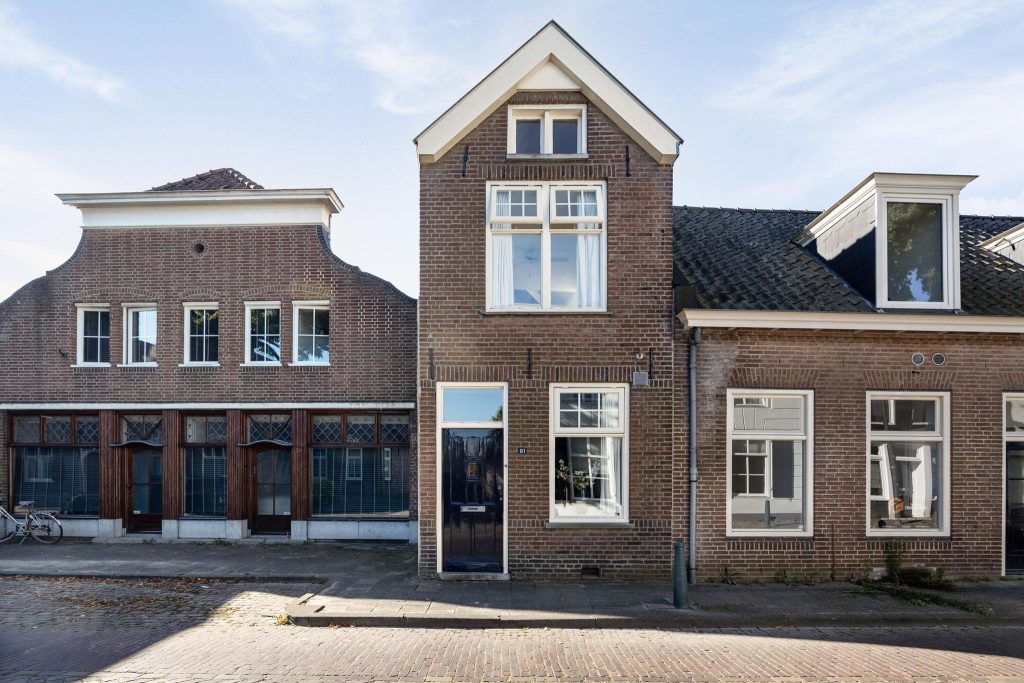 Kerkstraat 81